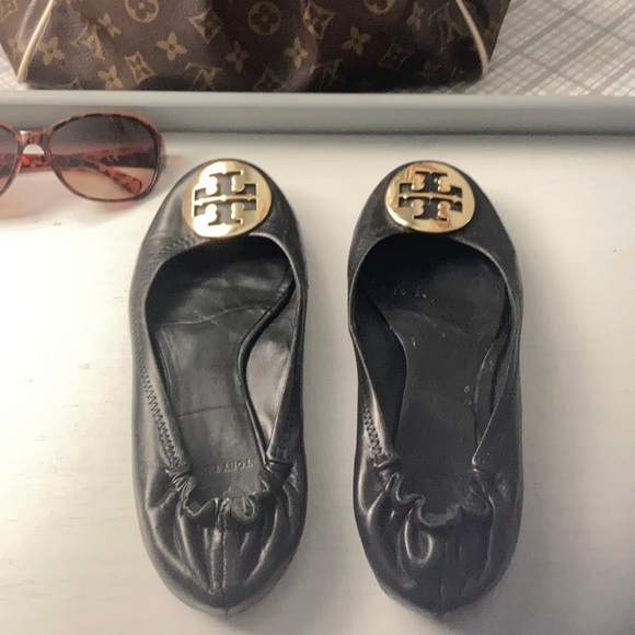 TORY BURCH BLACK BALLERINA FLATS - Picture 1 of 4